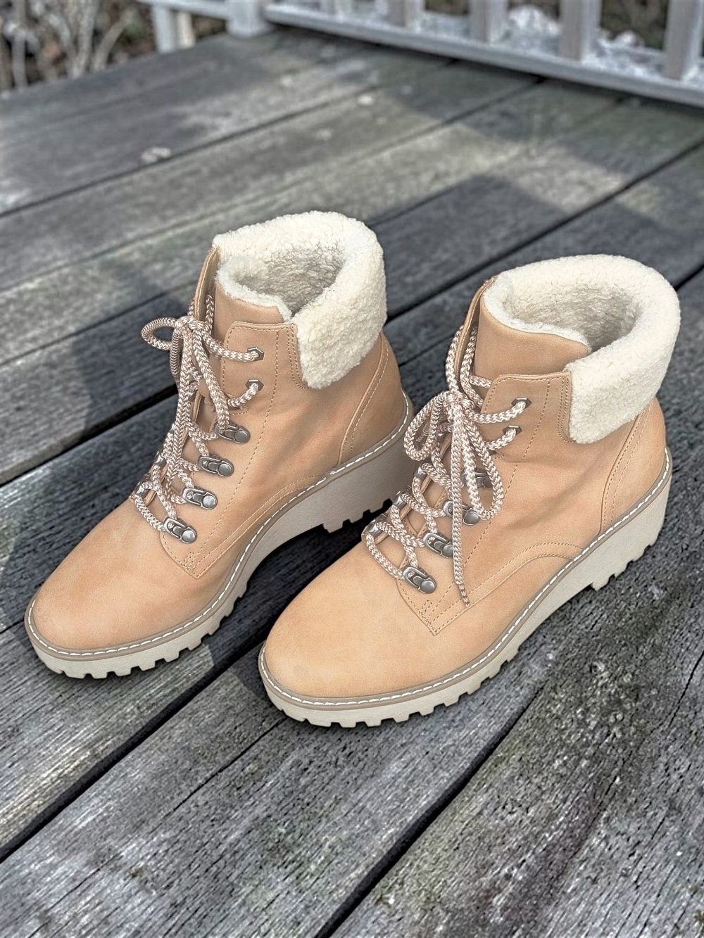 DV by Dolce Vita Russit Ankle Boots Camel Sherpa-Lined Cuff Lug Sole Size 10